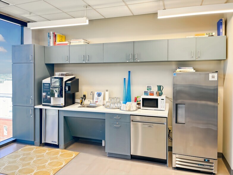 More Photos Of 101 N Monroe St, Tallahassee Coworking Space