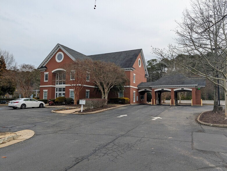 More Photos Of 4139 Ironbound Rd, Williamsburg Bank For Sale