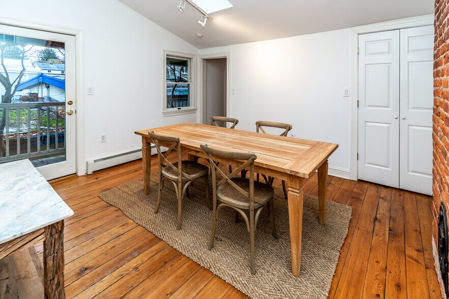 More Photos Of 24 N Main St, Lambertville Office For Sale