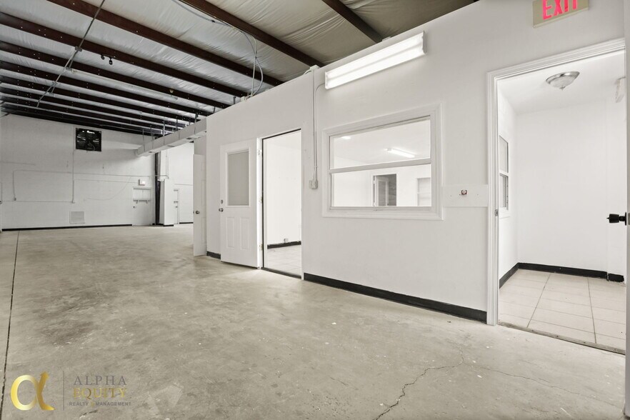 More Photos Of 5497 Benchmark Ln, Sanford Warehouse For Lease