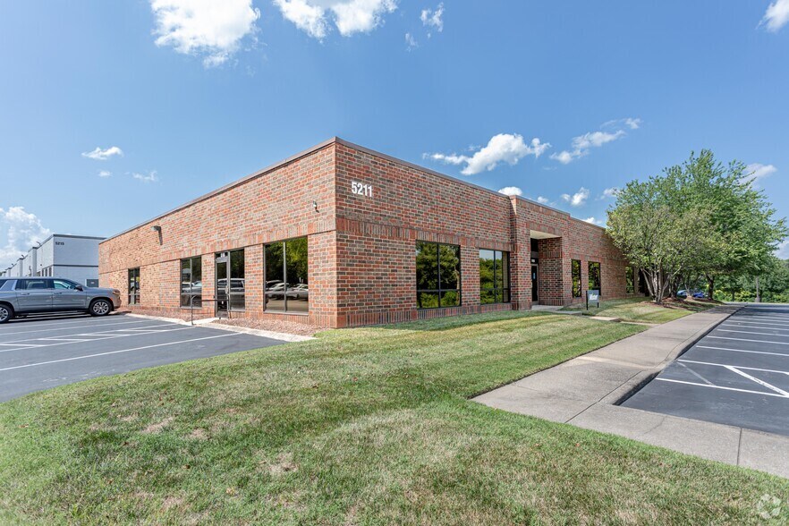 More Photos Of 5209 Linbar Dr, Nashville Unknown For Lease