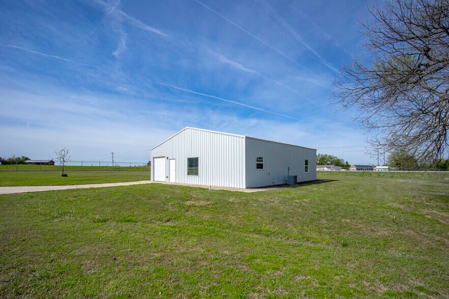 More Photos Of 6121 Highway 177, Shawnee Warehouse For Lease
