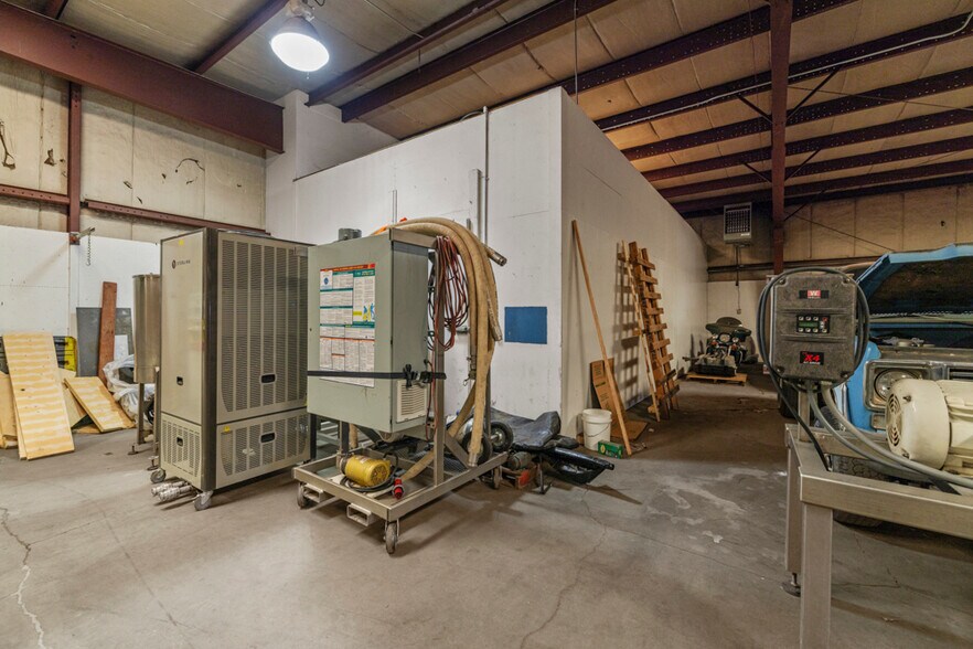 More Photos Of 3735 Washburn Way, Klamath Falls Warehouse For Lease
