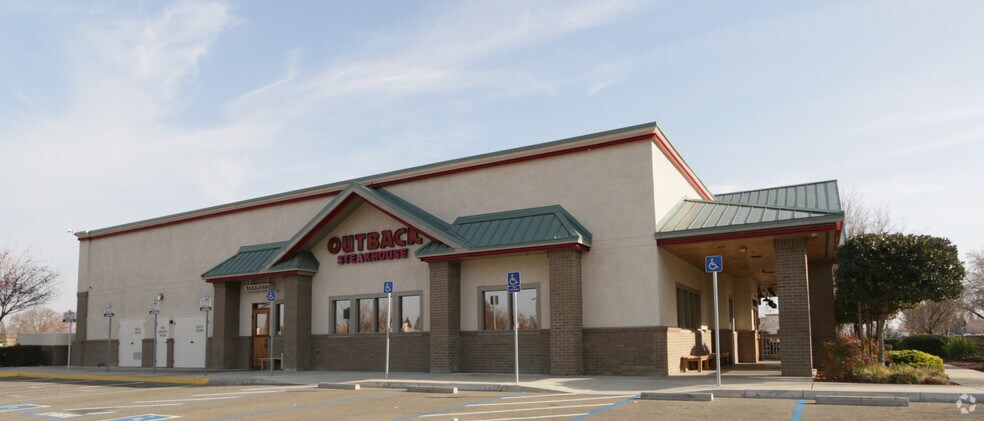 More Photos Of 7221 Laguna Blvd, Elk Grove Restaurant For Sale