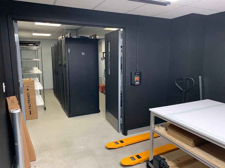 More Photos Of 1605 Main St, Sarasota Office For Lease