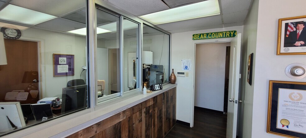 More Photos Of 3415 Banning St, Dallas Industrial For Sale