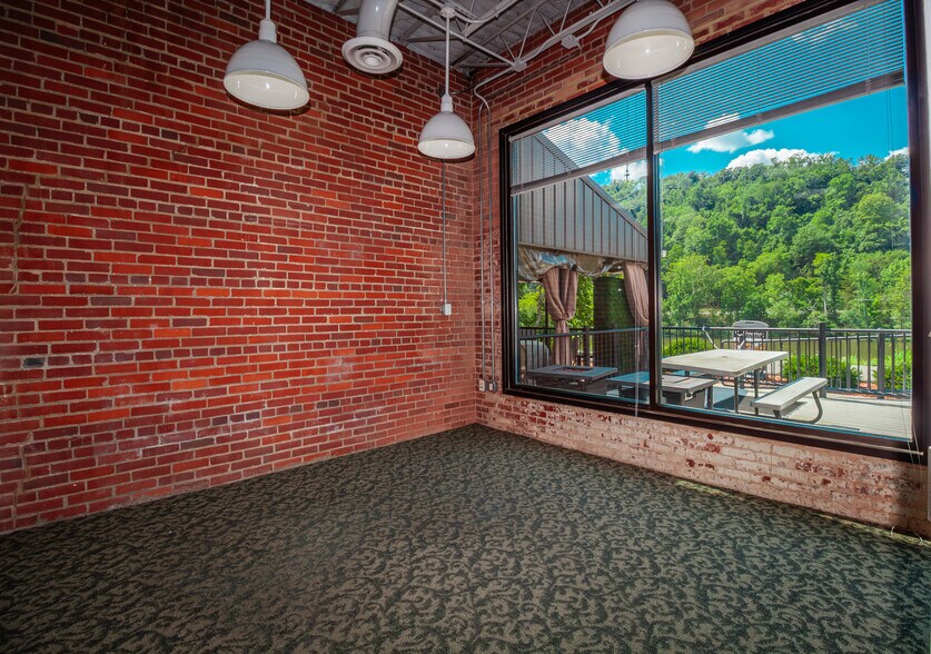 More Photos Of 50 Clay St, Morgantown Office Residential For Lease