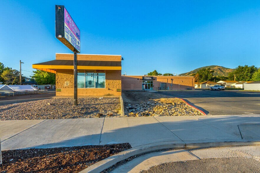 More Photos Of 8555 Magna Main st, Magna Freestanding For Lease