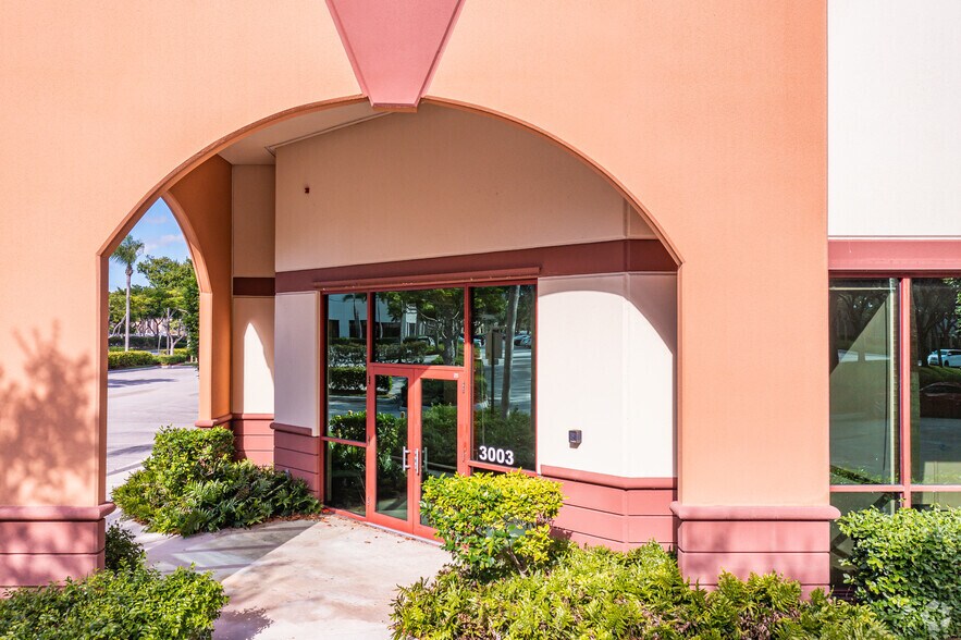 More Photos Of 3001-3045 N Commerce Pky, Miramar Office For Lease