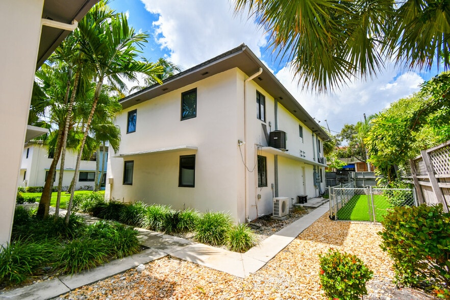 More Photos Of 912-918 NE 15th Ave, Fort Lauderdale Apartments For Sale