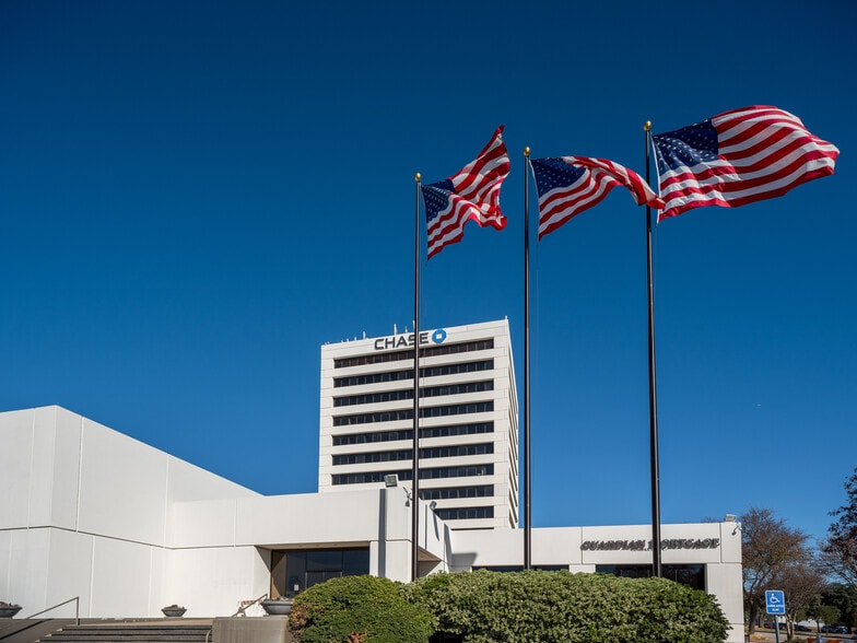 More Photos Of 100 N Central Expy, Richardson Office For Lease