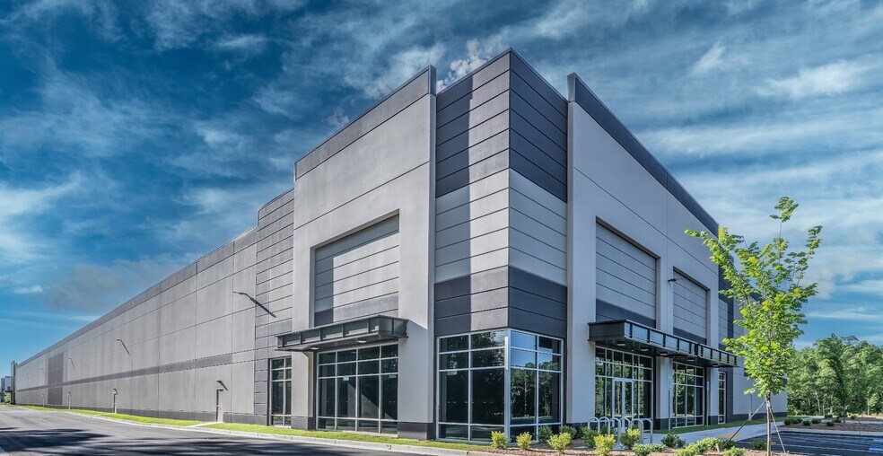 More Photos Of 5570 Atlanta Hwy, Alpharetta Unknown For Lease