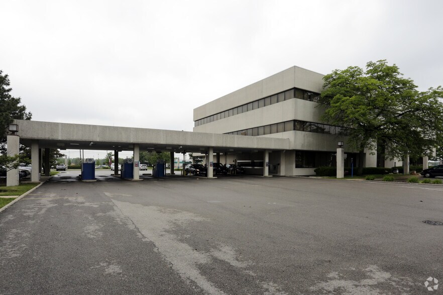 More Photos Of 7501 Lemont Rd, Woodridge Office For Lease