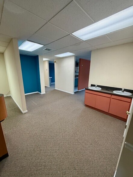 More Photos Of 1098 Washington Crossing Rd, Washington Crossing Medical For Lease