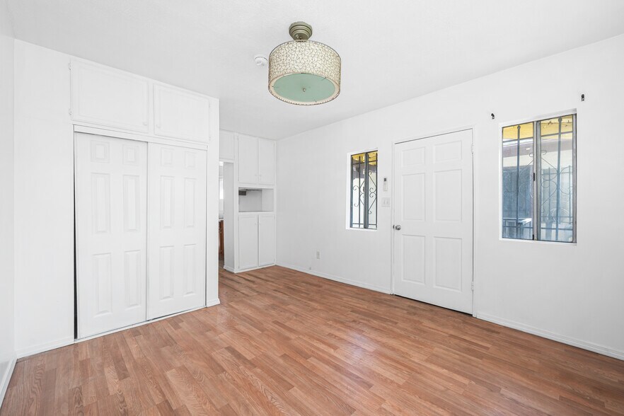 More Photos Of 1727 Bellevue Ave, Los Angeles Apartments For Sale