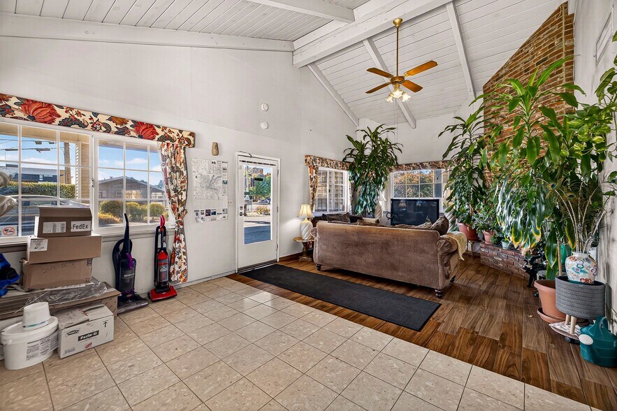 More Photos Of 2352 Esplanade Rd, Chico Hotel For Sale