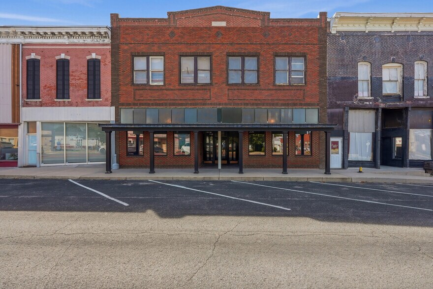 More Photos Of 204 S Broadway, Salisbury Specialty For Sale