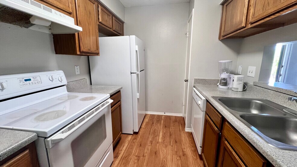 More Photos Of 804 Station St, Converse Multifamily For Sale