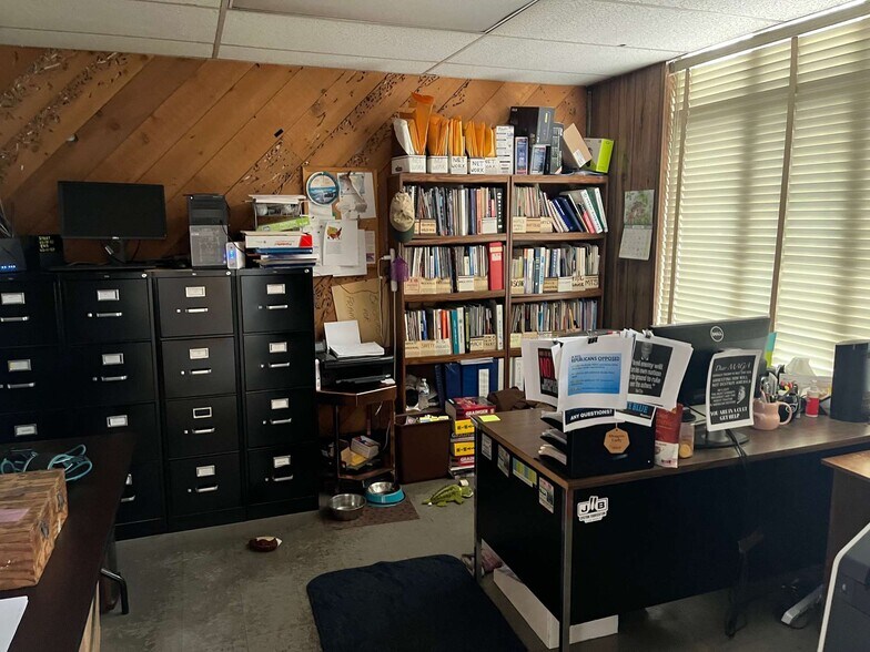 More Photos Of 646 N Thompson St, Portland Manufacturing For Sale