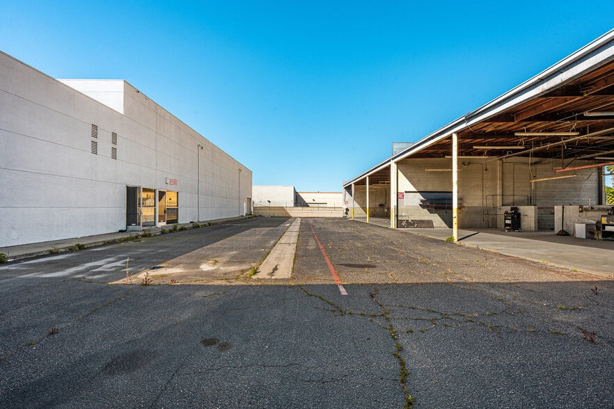 More Photos Of 8559 Artesia Blvd, Bellflower Auto Dealership For Sale