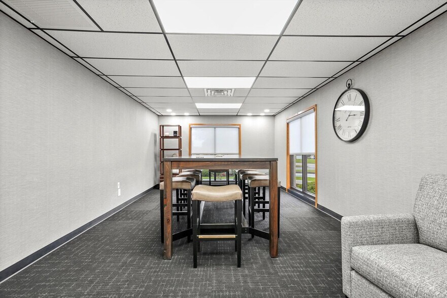More Photos Of 1015 W Ithica St, Broken Arrow Office For Sale