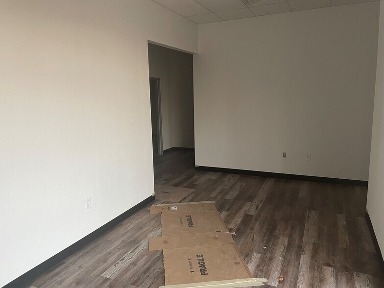 More Photos Of 11320 Mosier Valley Rd, Fort Worth Warehouse For Lease