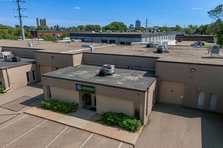 More Photos Of 7479-7491 Cahill Rd, Edina Showroom For Sale