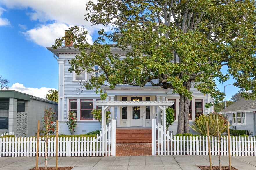 More Photos Of 8 Keller St, Petaluma Office Residential For Sale