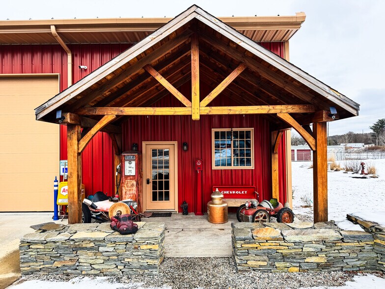 More Photos Of 4 Nora Ln, Pomfret Warehouse For Sale