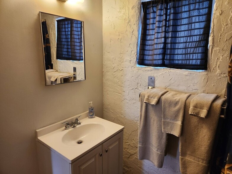 More Photos Of 249 Old Hwy 188, Tonto Basin Hotel For Sale