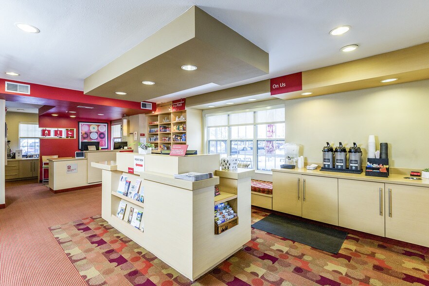 More Photos Of 4650 Cornell Rd, Blue Ash Hotel For Sale