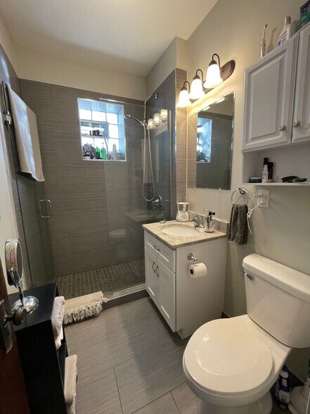 More Photos Of 1956 W Fletcher St, Chicago Multifamily For Sale
