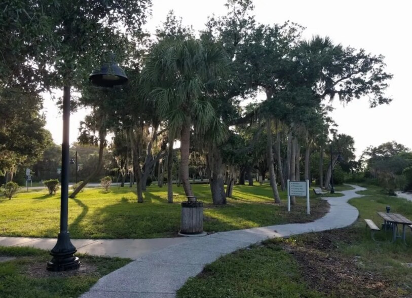 More Photos Of 22968 Bayshore Rd, Port Charlotte Hospitality For Sale