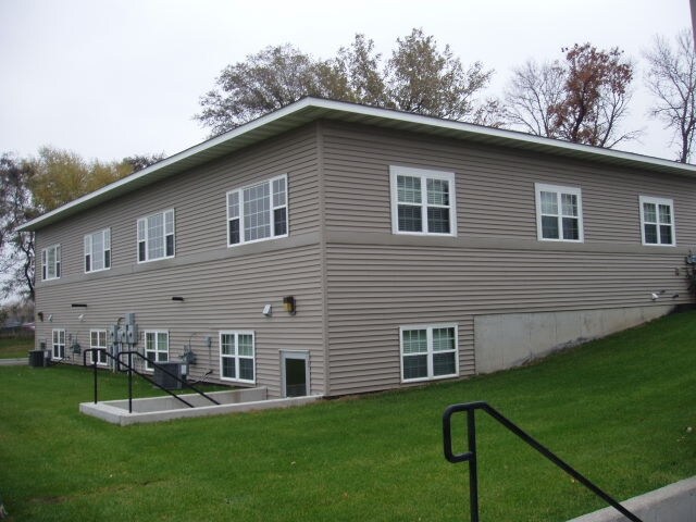 More Photos Of 2191-2195 Northdale Blvd NW, Coon Rapids Office For Sale