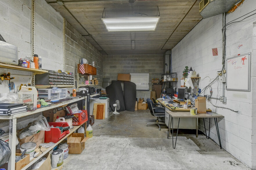 More Photos Of 135 E Main St, Glenwood General Retail For Sale