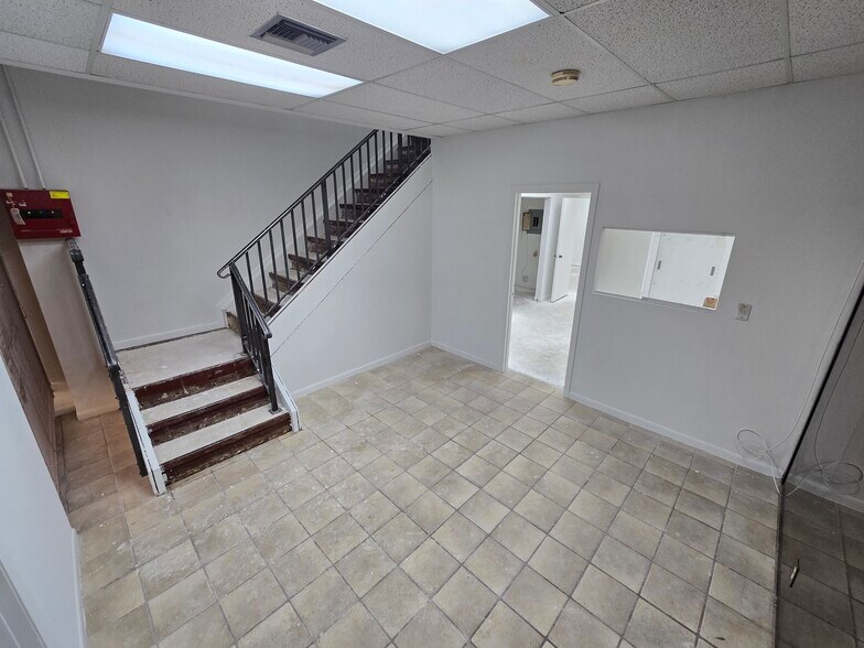 More Photos Of 7800 W Oakland Park Blvd, Sunrise Medical For Lease