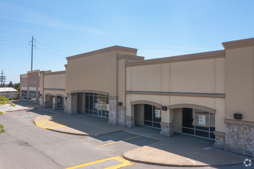 More Photos Of 35 Mapleview Dr W, Barrie Unknown For Lease