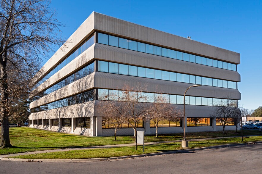 More Photos Of 550 Stephenson Hwy, Troy Office For Lease