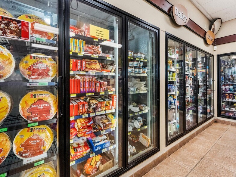 More Photos Of 1331 Green Bay Rd, Sturgeon Bay Service Station For Sale