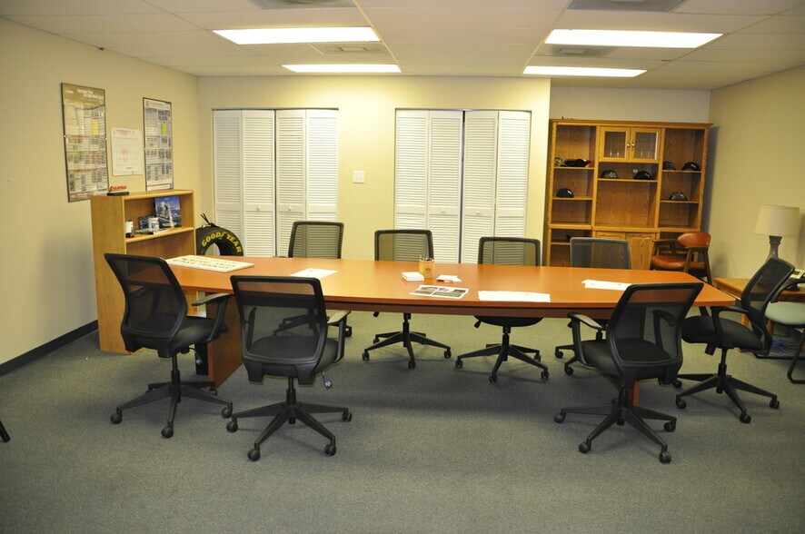 More Photos Of 220 Recker Hwy, Auburndale Warehouse For Lease