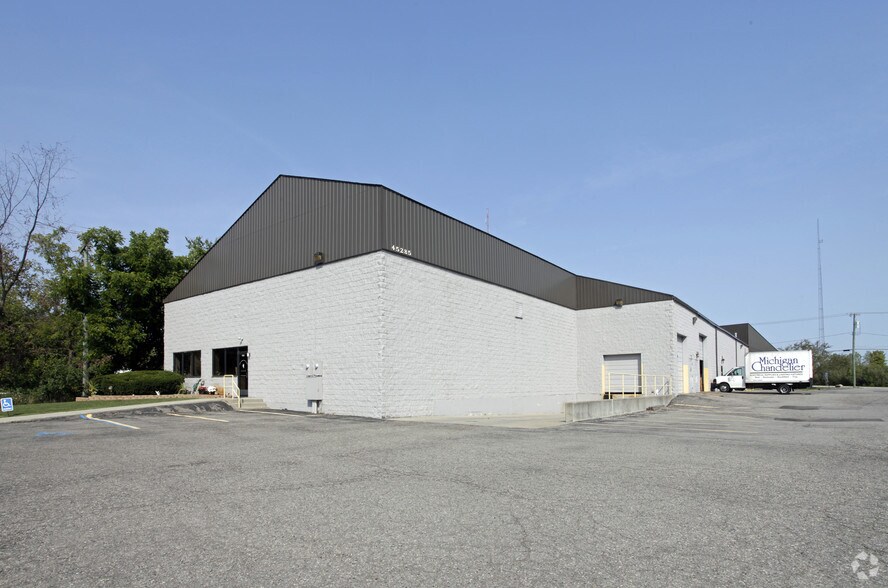 More Photos Of 45285-45319 Grand River Ave, Novi Warehouse For Lease
