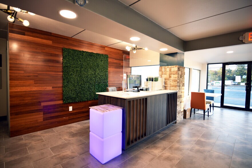 More Photos Of 419 Suedberg Rd, Pine Grove Hotel For Sale