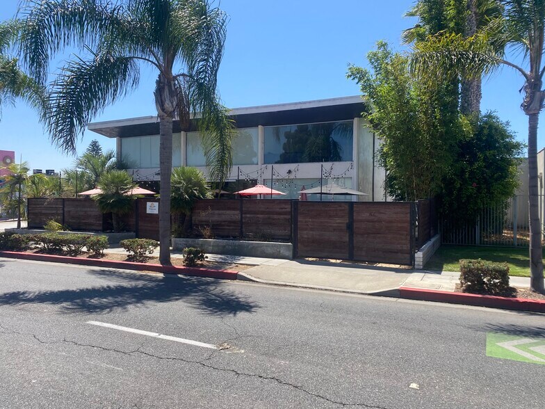 Primary Photo Of 653-657 W 19th St, Costa Mesa Office For Lease
