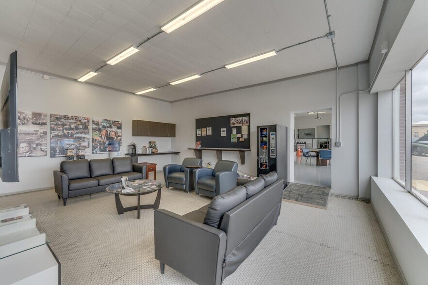 More Photos Of 422-426 E Main St, Trinidad Auto Dealership For Sale