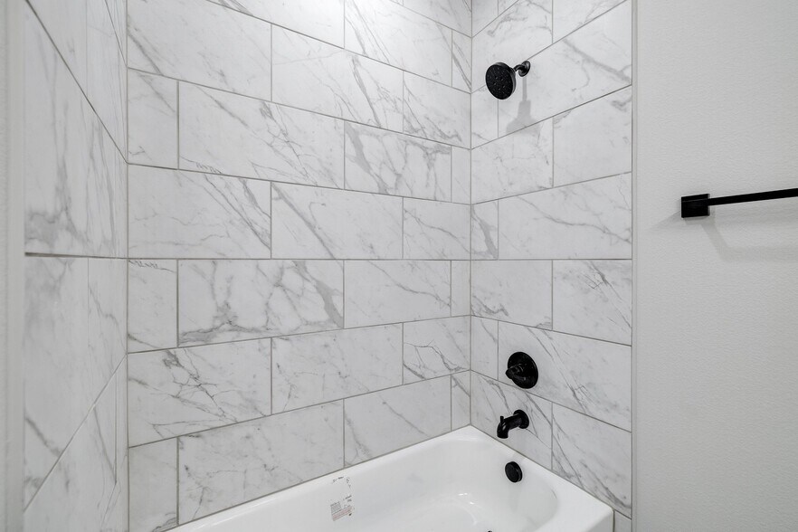 More Photos Of 651-655 Clovis St, Midlothian Apartments For Sale