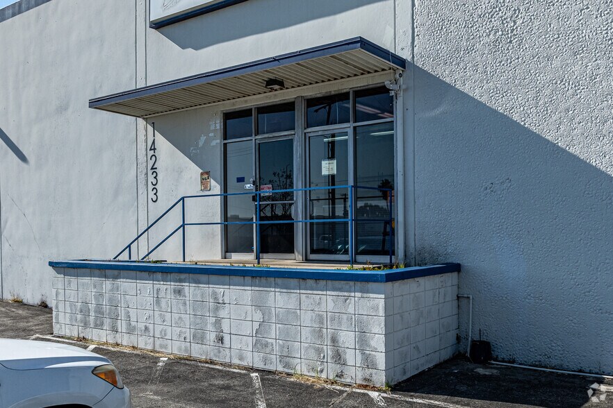 More Photos Of 14233 Gannet St, La Mirada Manufacturing For Lease