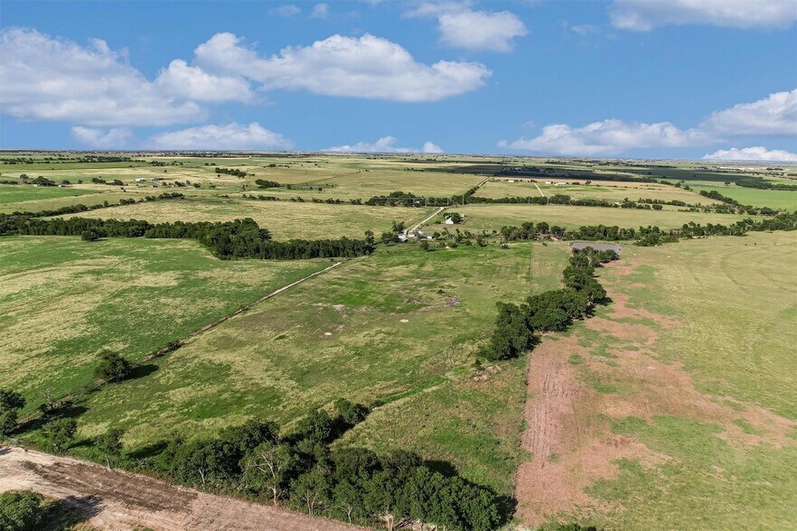 More Photos Of 3007 County Road 303, Jarrell Land For Sale