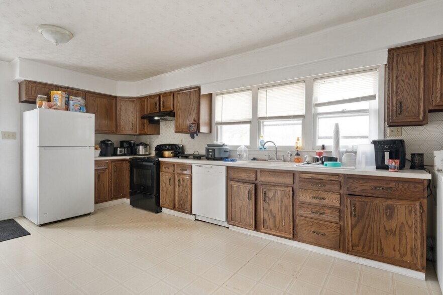 More Photos Of 1530 Cleveland Rd, Sandusky Hotel For Sale