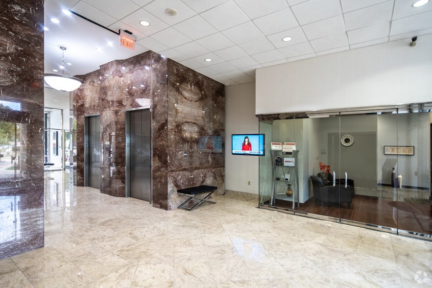 More Photos Of 2425 & 2435 N Central Expy, Richardson Unknown For Lease