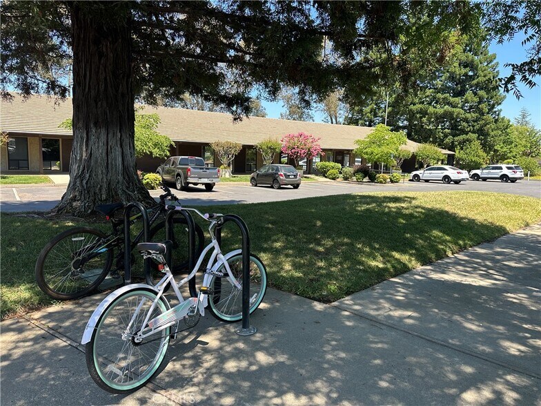 More Photos Of 1370 Ridgewood Dr, Chico Office For Sale